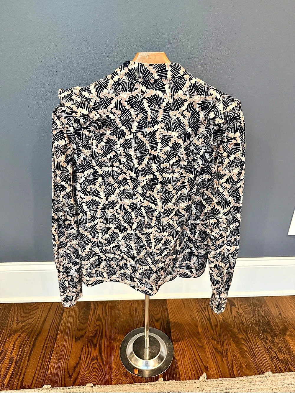 Intermix blouse - Picture 2 of 5